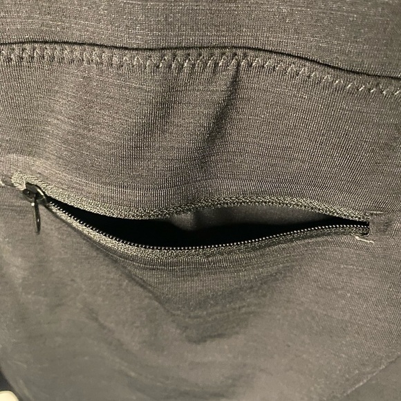 Women’s Athleta Black Tank Top With Back Pocket Size XLT - Picture 8 of 12